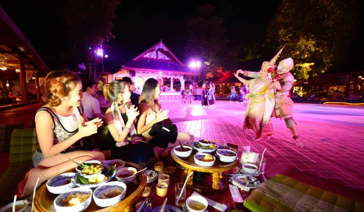 Kantoke Dinner with a traditional show