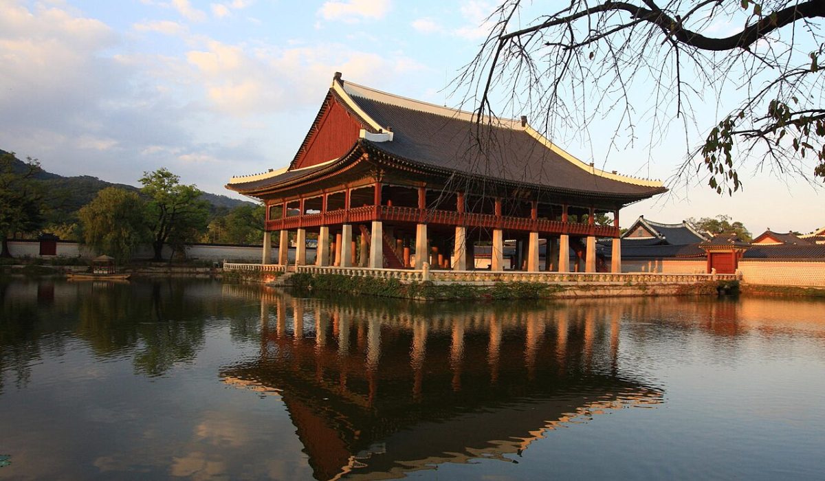 Seoul_Gyeongbok_Palace Photo by Bridget Coila