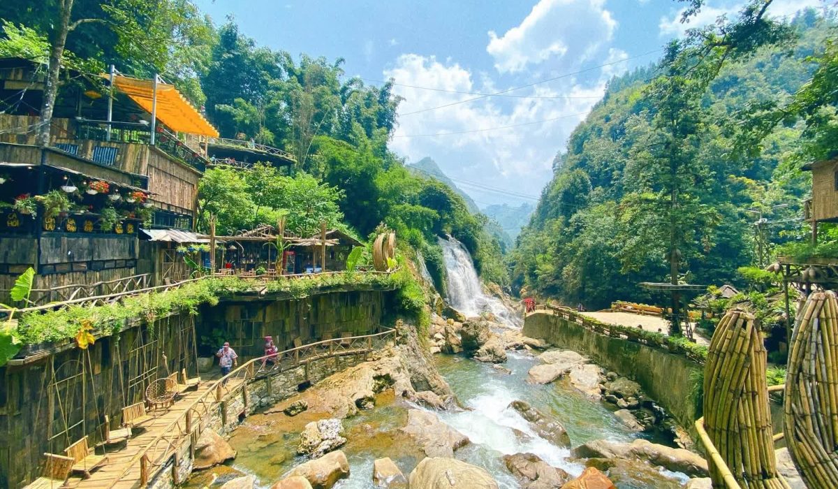 cat-cat-village-vietnam-waterfall