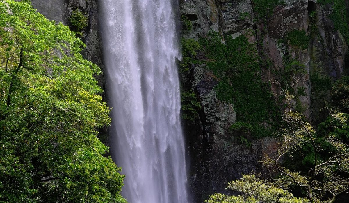 the-body-of-water-3297466_1920